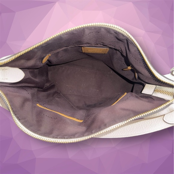 COACH Shay Shoulder Bag color chalk - Picture 12 of 16